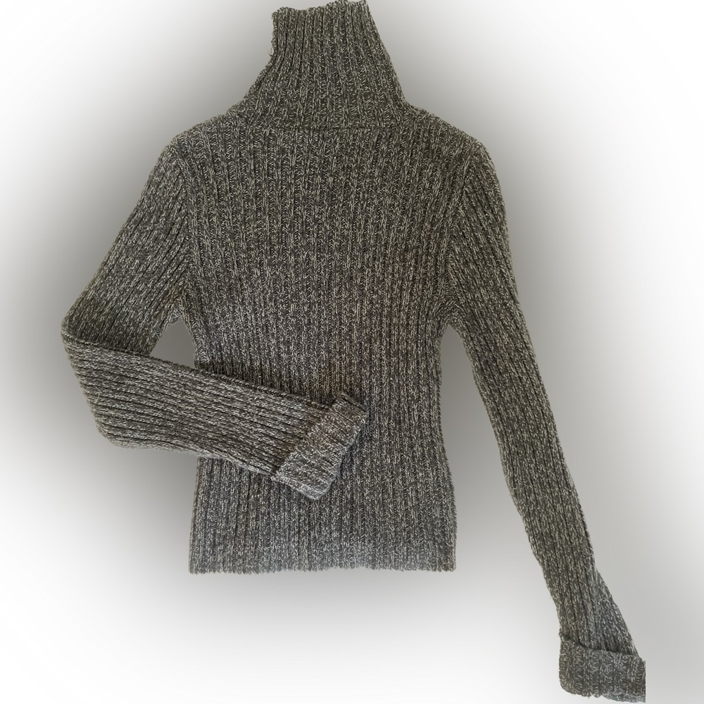 Turtle neck sweater